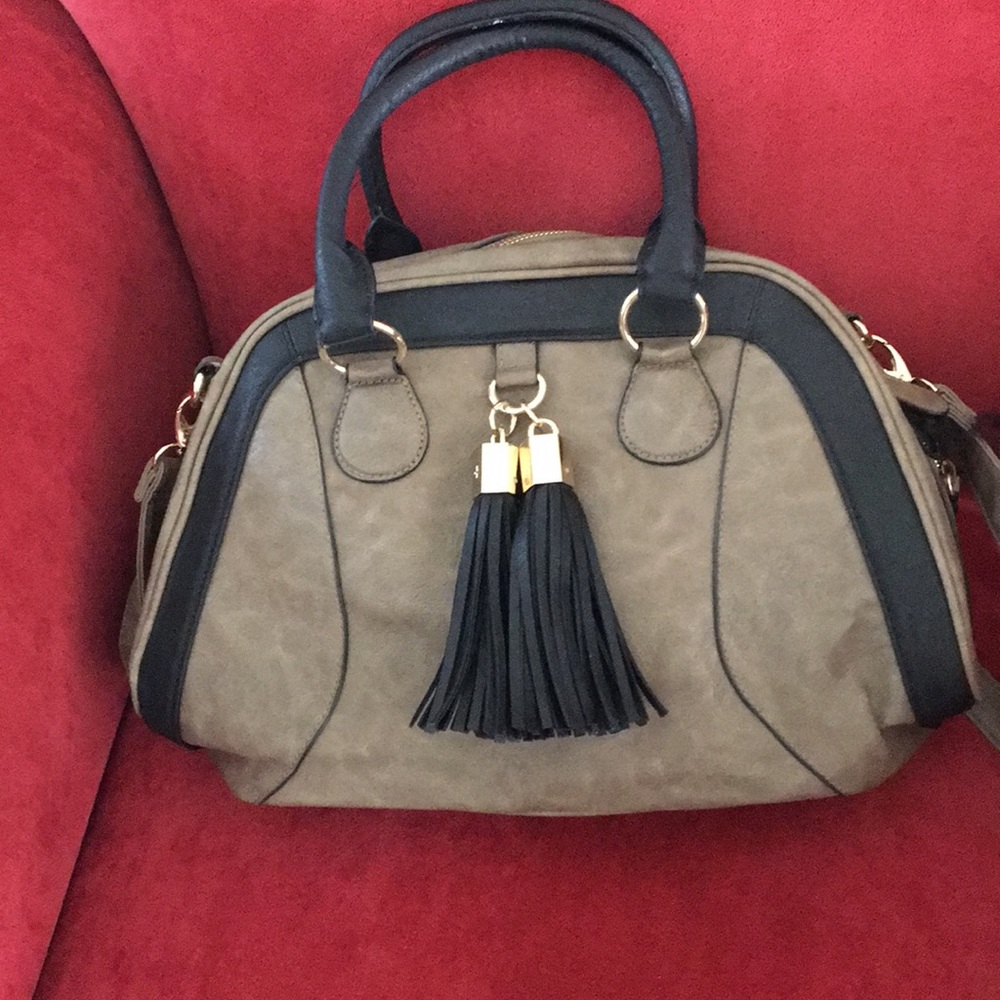 Ladies handbag/shoulder bag removable strap